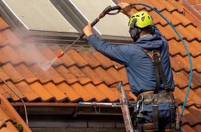 Démoussage et hydrofuge de toiture à Gajan